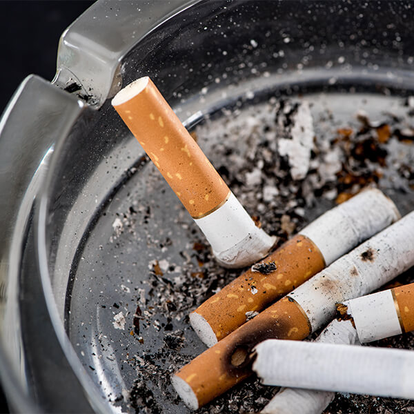 頚椎椎間板ヘルニアの主な原因：喫煙