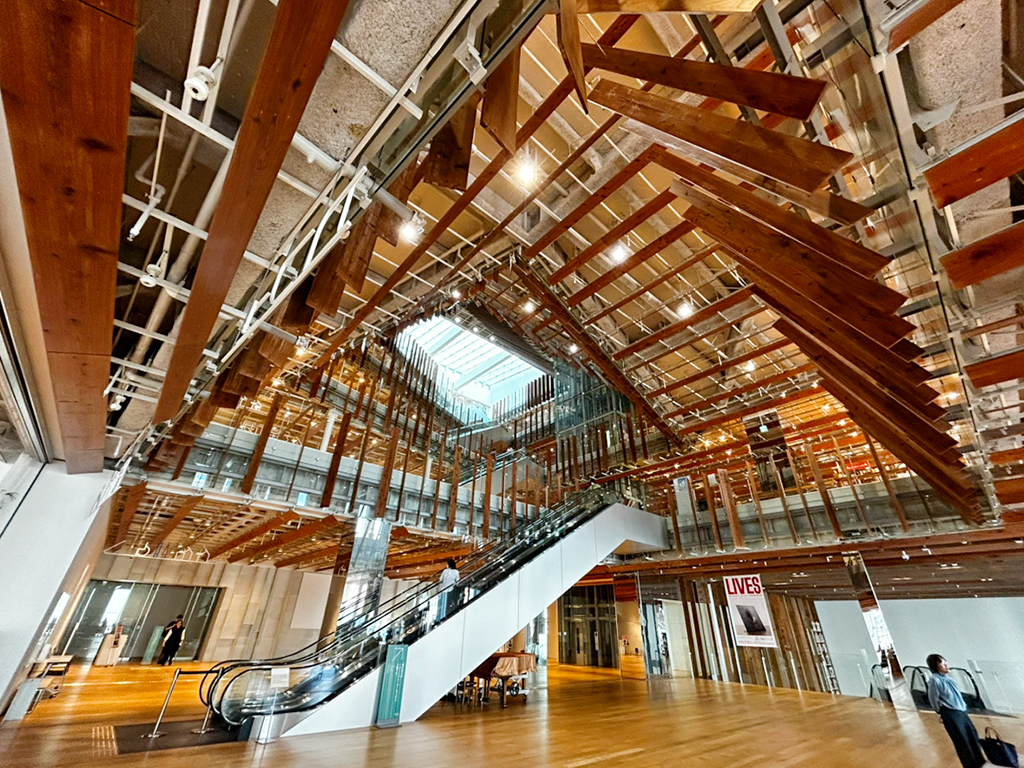 富山市ガラス美術館③