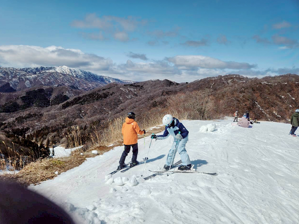 奥伊吹スキー場：カービングスキー